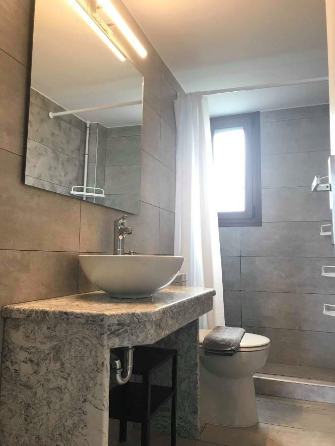 Poúlithra Light Blue House 3 Apartments מראה חיצוני תמונה